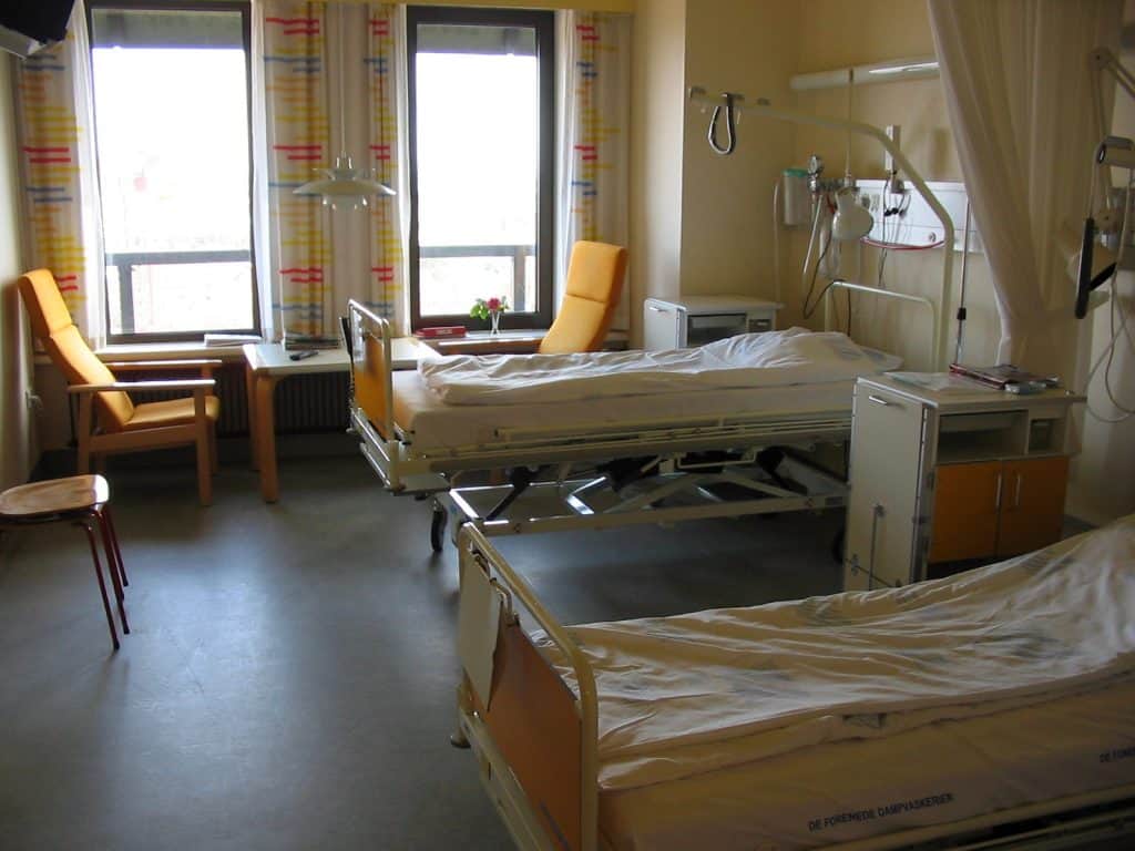 cost of hospital room and other healthcare costs
