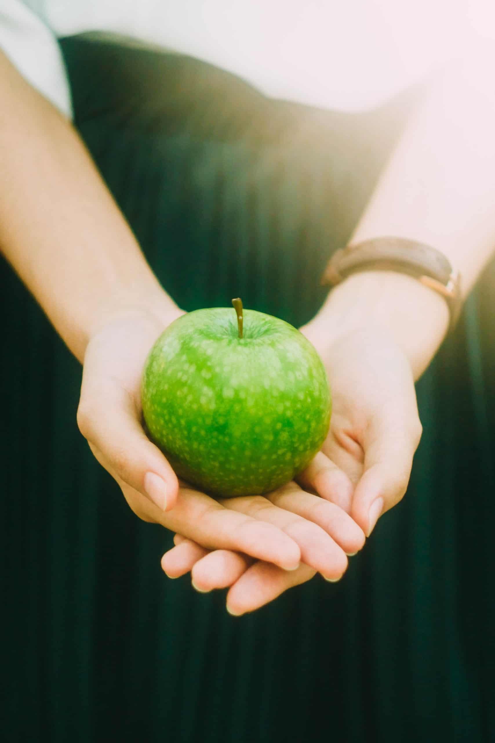 THE GREEN APPLE STORY